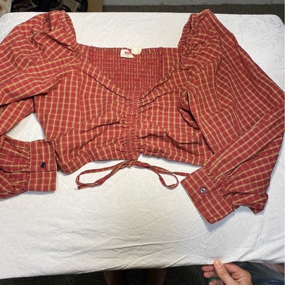 Levi’s Puff Sleeve Plaid Ruched Crop Top Devin Medium Women’s Red Long Sleeve - Picture 15 of 16